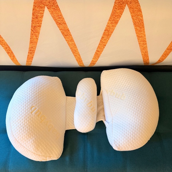 Baby Bub Pregnancy Pillow - Picture 1 of 3